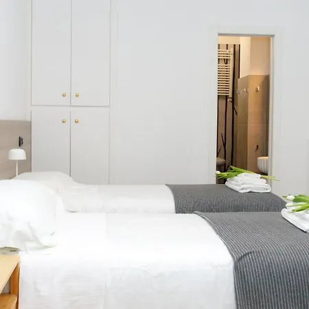 Petit Paris Bed & Breakfast
